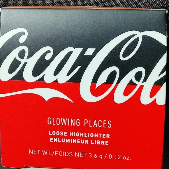 COCA-COLA X MORPHE GLOWING PLACES LOOSE HIGHLIGHTER - SERVE SPARKLING